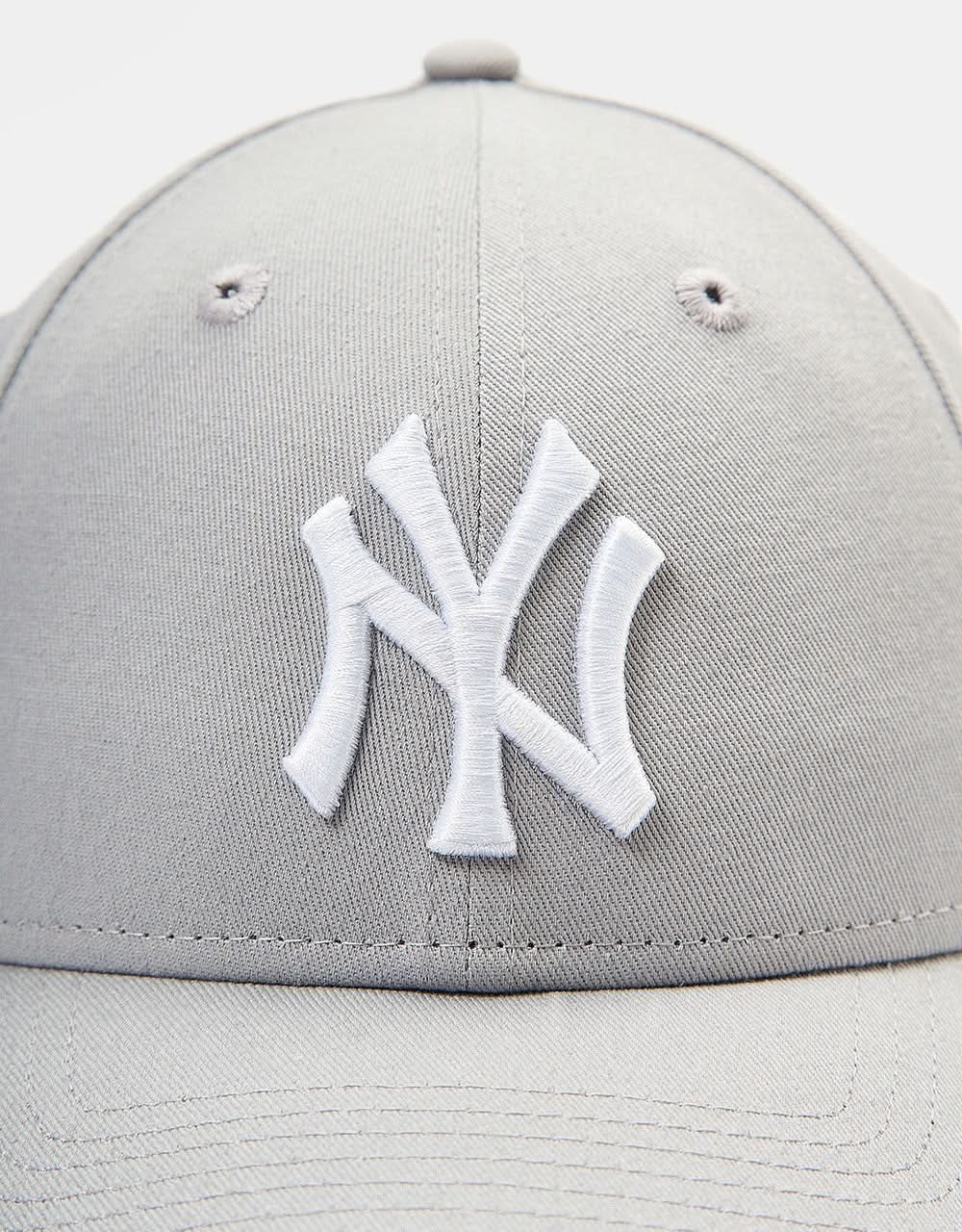 Cappellino New Era 9Forty MLB New York Yankees - Grigio/Bianco