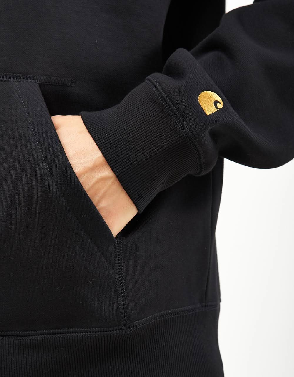 Carhartt WIP Chase Jacke mit Kapuze – Schwarz/Gold