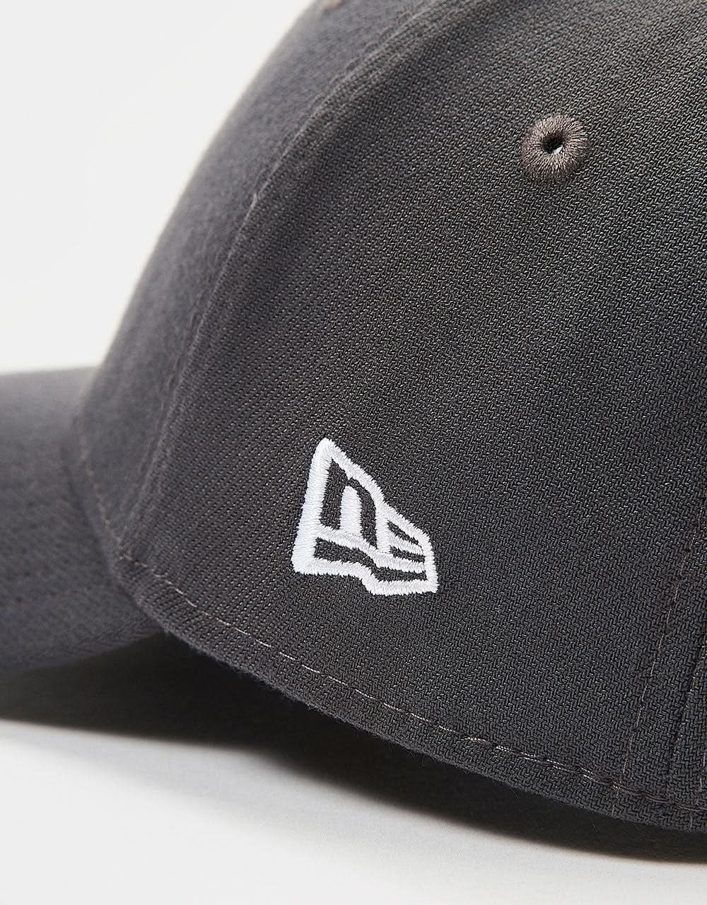 Casquette New Era 39Thirty Flag Collection - Graphite/Blanc