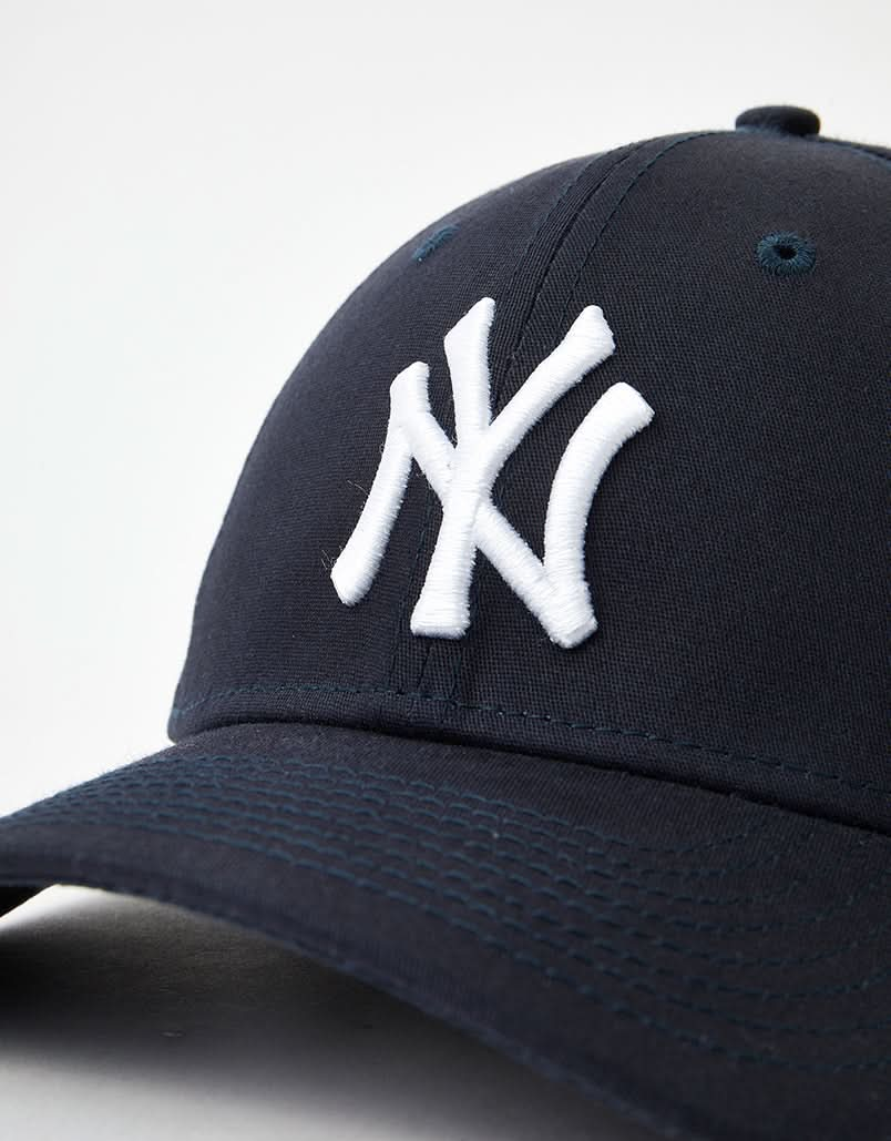 New Era 39Thirty League Basic New York Yankees Kappe – Marineblau/Weiß