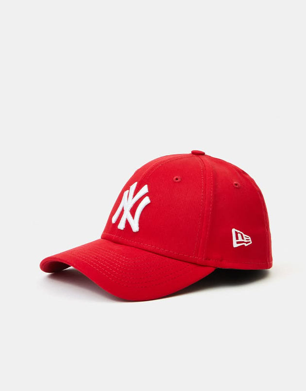 New Era 39Thirty League Basic New York Yankees Kappe – Scharlachrot/Weiß