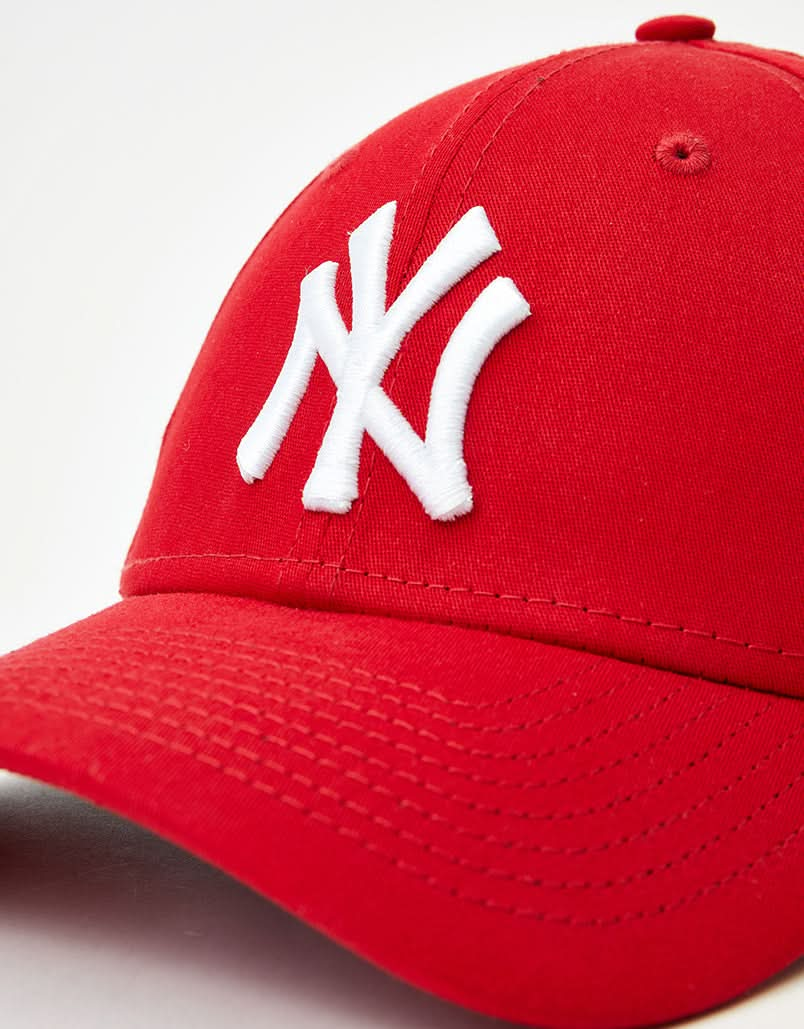 Cappellino New Era 39Thirty League Basic dei New York Yankees - Scarlatto/Bianco