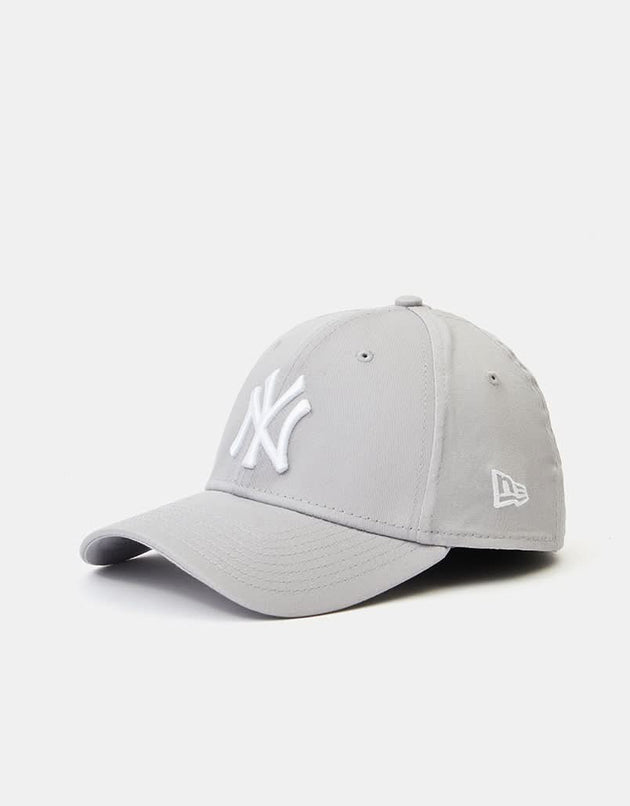 Casquette New Era 39Thirty League Basic New York Yankees - Gris/Blanc