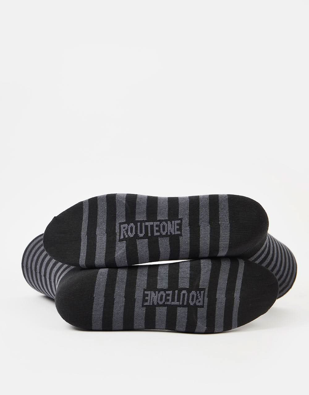 Route One Gestreifte Socken – Schwarz/Grau