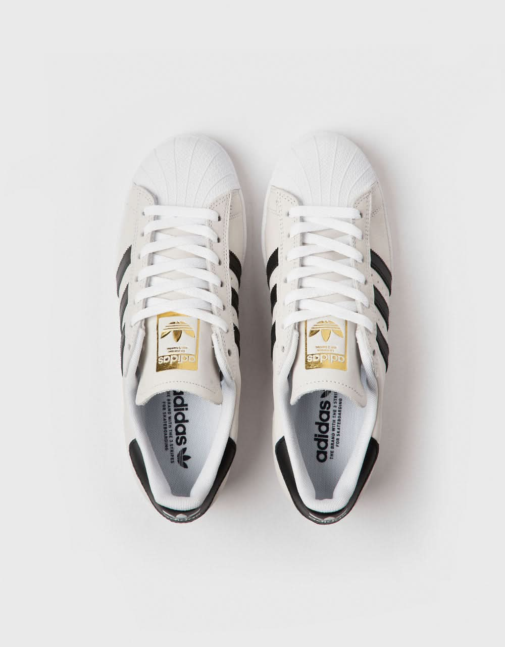 adidas Superstar ADV Skateschuhe – Weiß/Schwarz/Goldmetallic