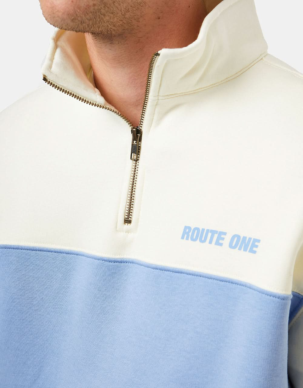 Route One Blocked 1/4 Zip Sweat – Stein/Babyblau