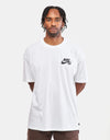 Camiseta Nike SB Logo - Blanco/Negro