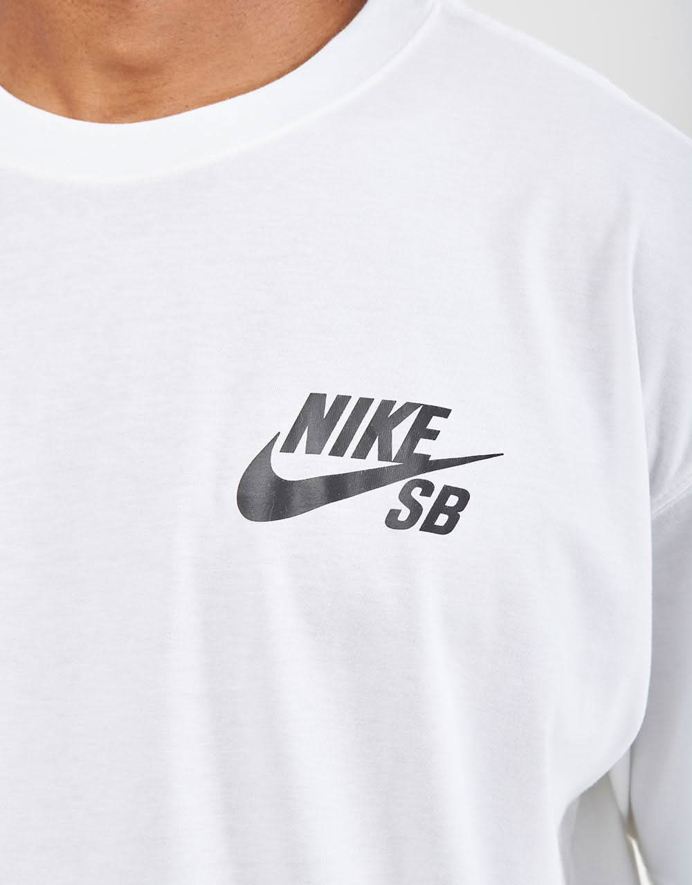 Camiseta Nike SB Logo - Blanco/Negro