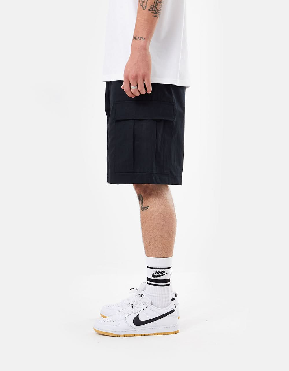 Pantalón corto tipo cargo Nike SB Kearny - Negro/Blanco