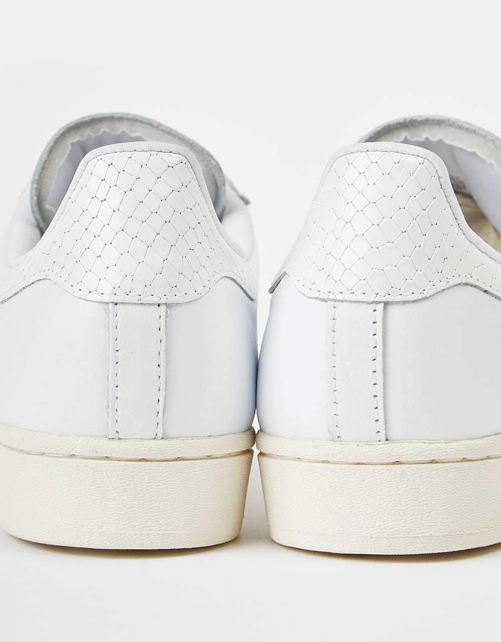 Chaussures de skate adidas Superstar ADV - Blanc/Blanc/Or métallisé