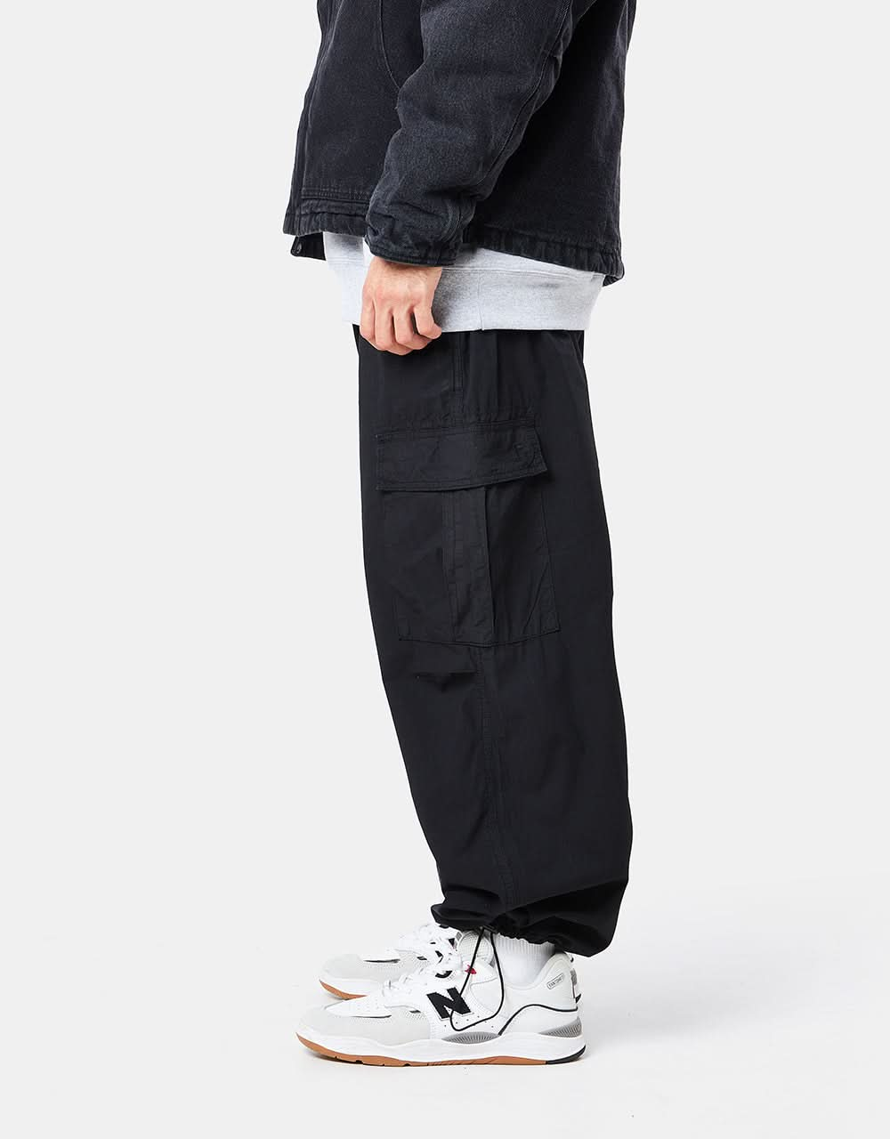 Route One Super Baggy Cargohose – Schwarz