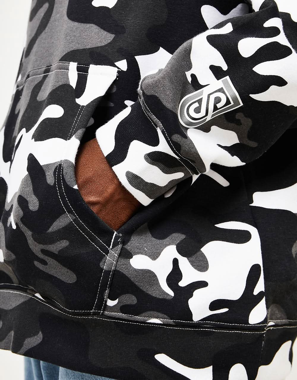 DC x John Shanahan Pullover Hoodie – Snow Camo