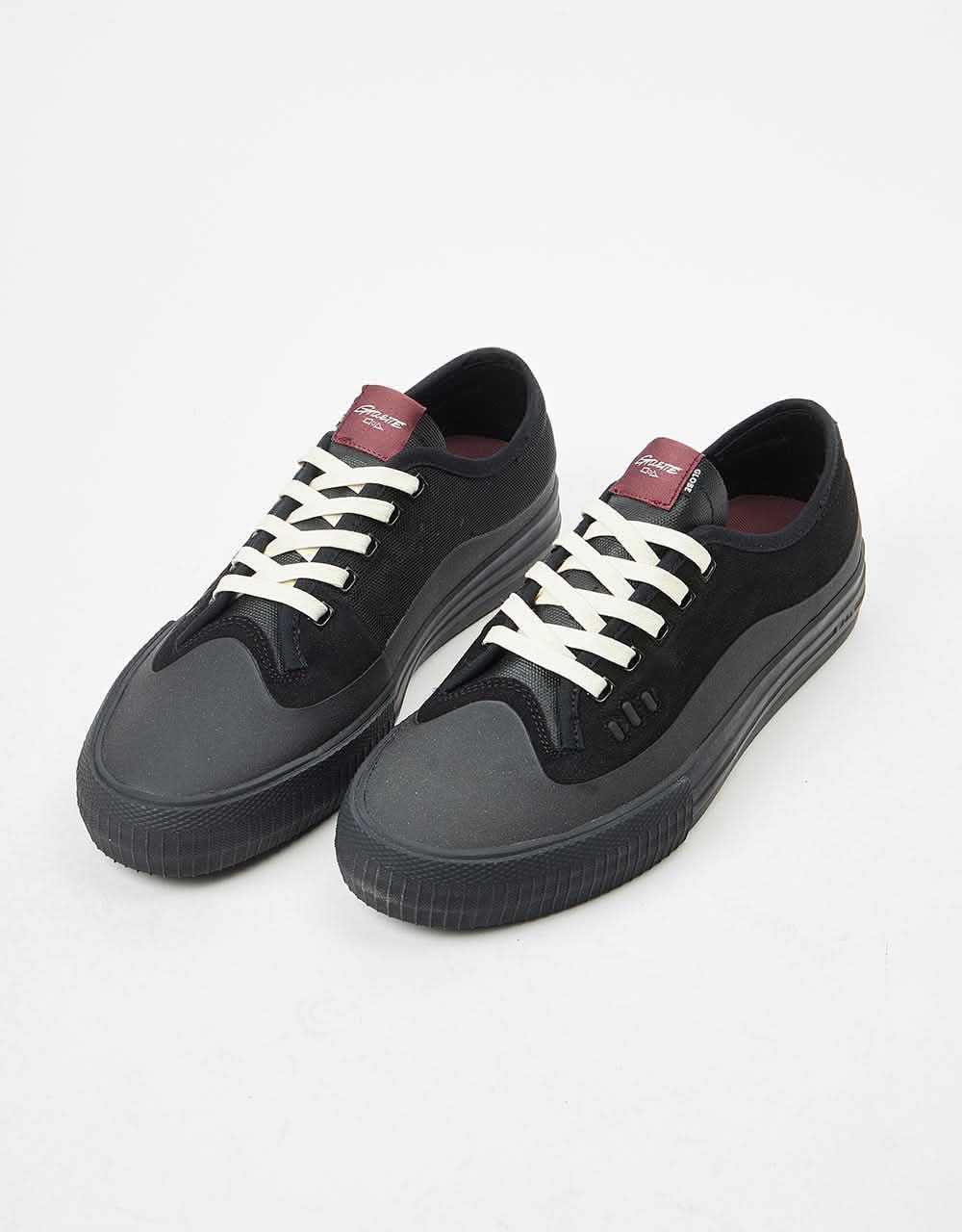 Globe Gillette Skate Shoes - Black/Black Suede