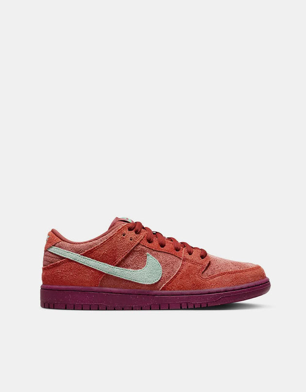 Nike SB Dunk Low Pro Premium Zapatos de skate - Rojo místico/Emerald Rise-Naranja resistente-Palisandro-Rojo místico