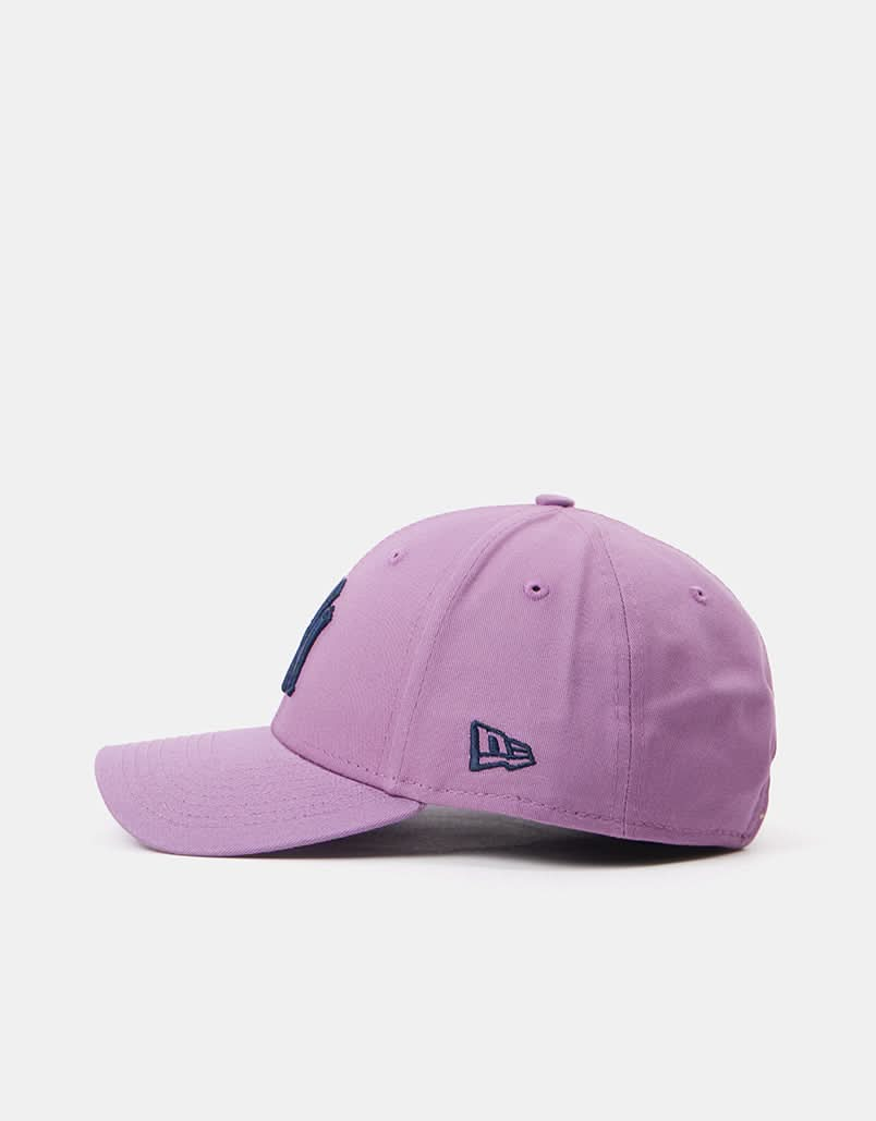 New Era  9Forty® New York Yankees League Essential  Cap - Purple Nitro/Navy