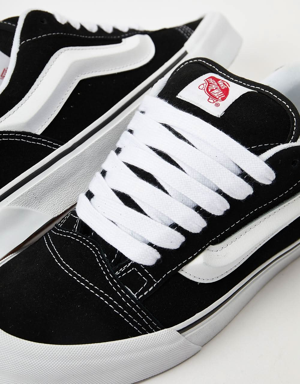 Vans Knu Skool Skateschuhe – Schwarz/True White