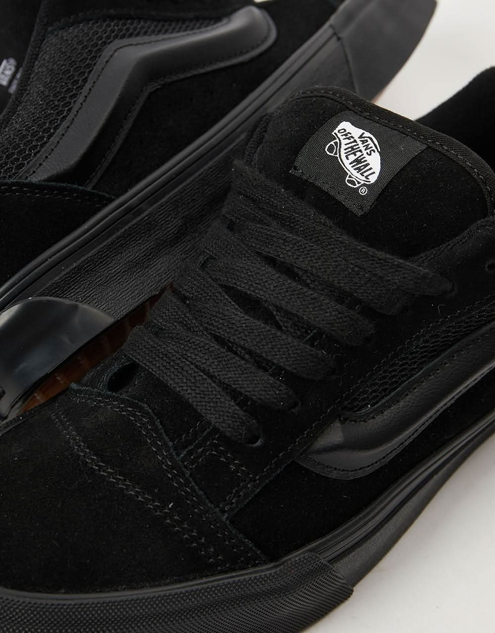 Chaussures de skate Vans Knu Skool - Noir/Noir