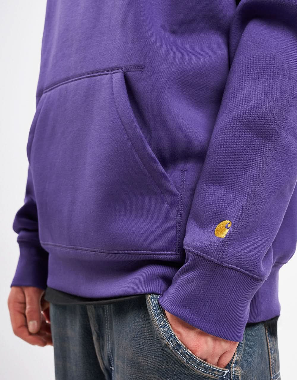 Carhartt WIP Chase Sweatshirt mit Kapuze – Tyrian/Gold