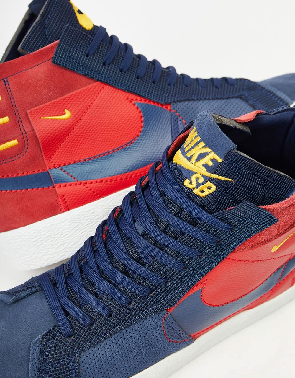 Nike SB Zoom Blazer Mid Premium Chaussures de skate - Rouge Univ/Midnight Navy-Univ Gold-Summit Blanc-Noir