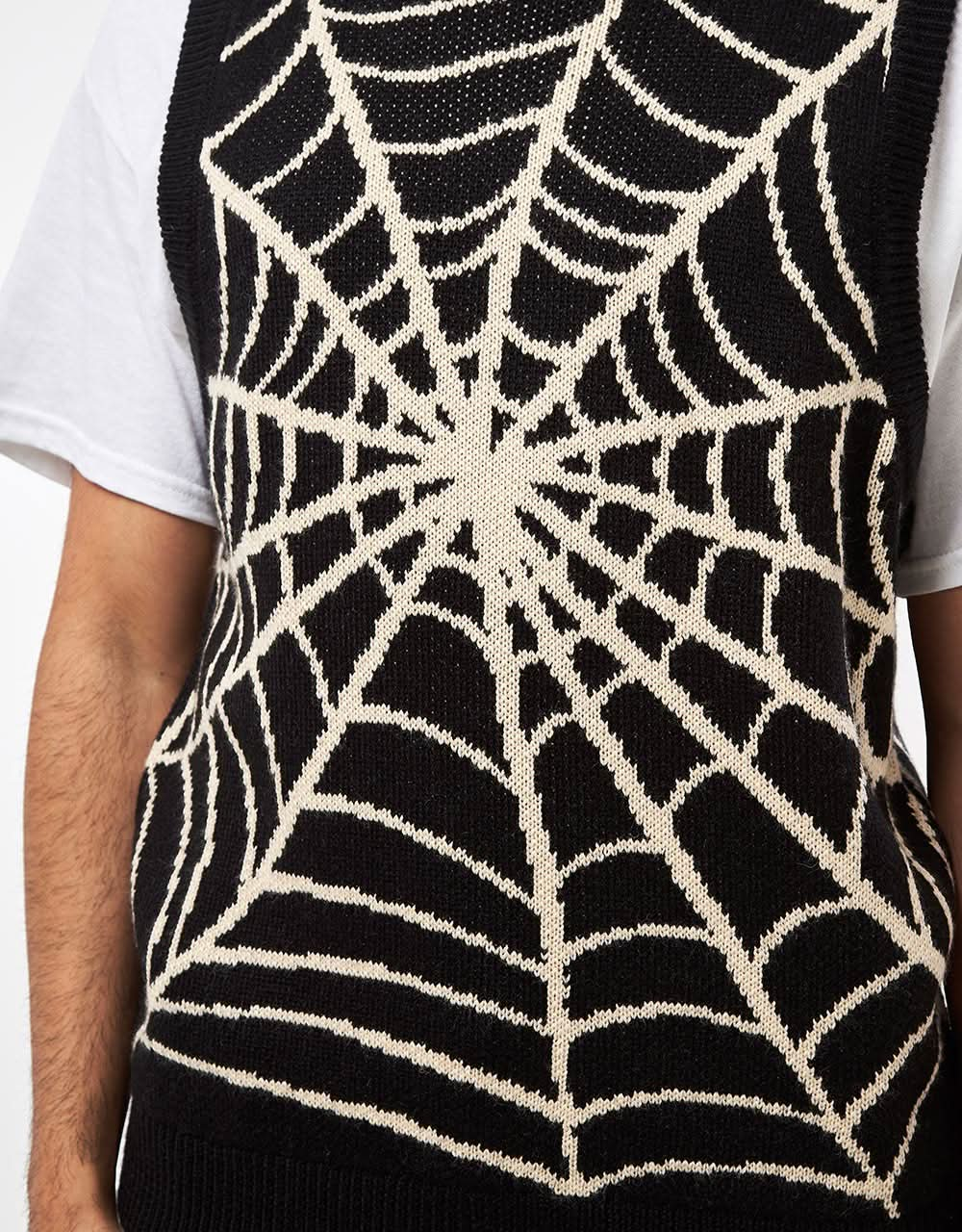 Route One Spiderweb Strickweste – Schwarz