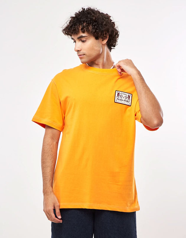 Camiseta Pass~Port x Evisen Logo Lock~Up - Naranja Sherbert