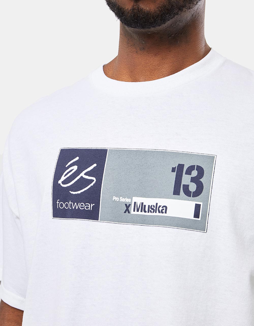 éS Muska 13 T-Shirt – Weiß