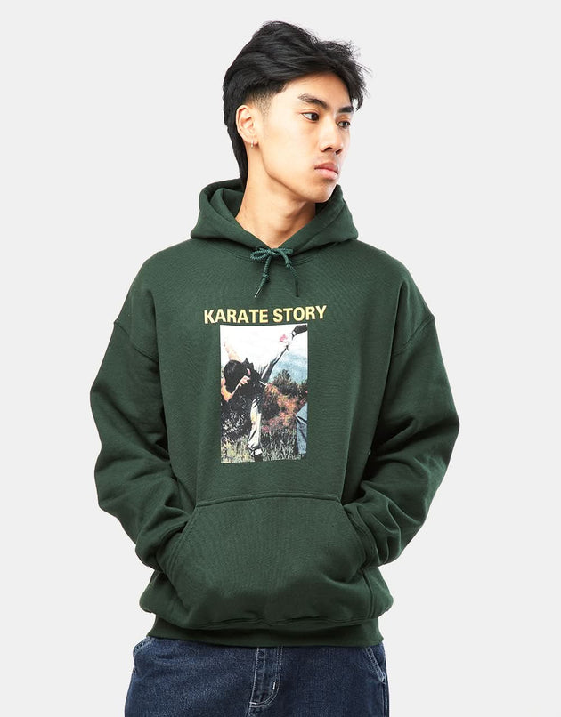 Hockey Karate Story Pullover Hoodie – Waldgrün