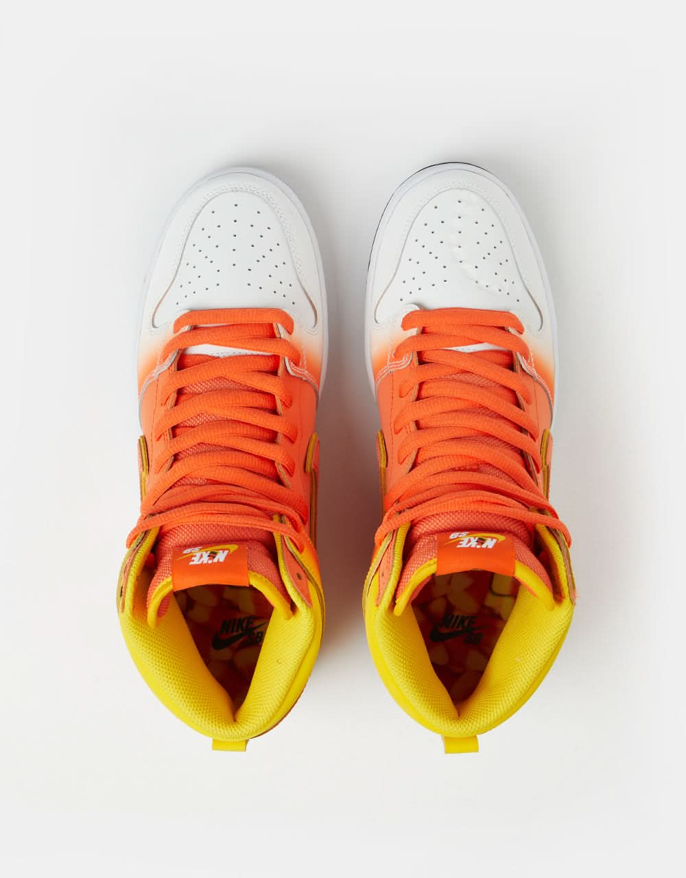 Chaussures de skate Nike SB 'Candy Corn' Dunk High Pro - Amarillo/Orange-Blanc-Noir