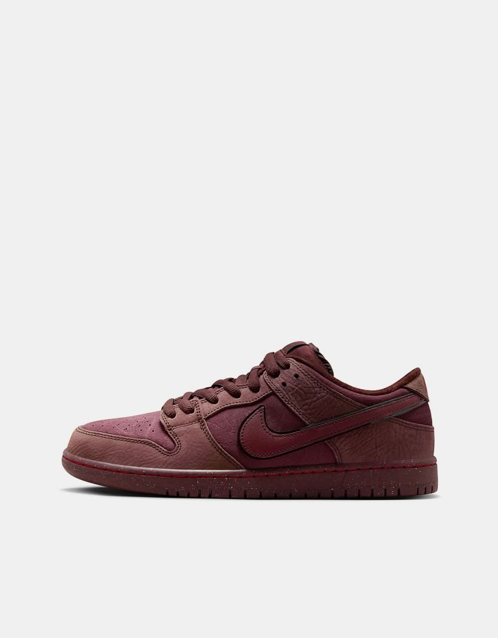 Chaussures de skate Nike SB 'City of Love' Dunk Low Premium - Burgundy Crush/Dk Team Red-Earth-Dk Pony-Univ Red-Earth