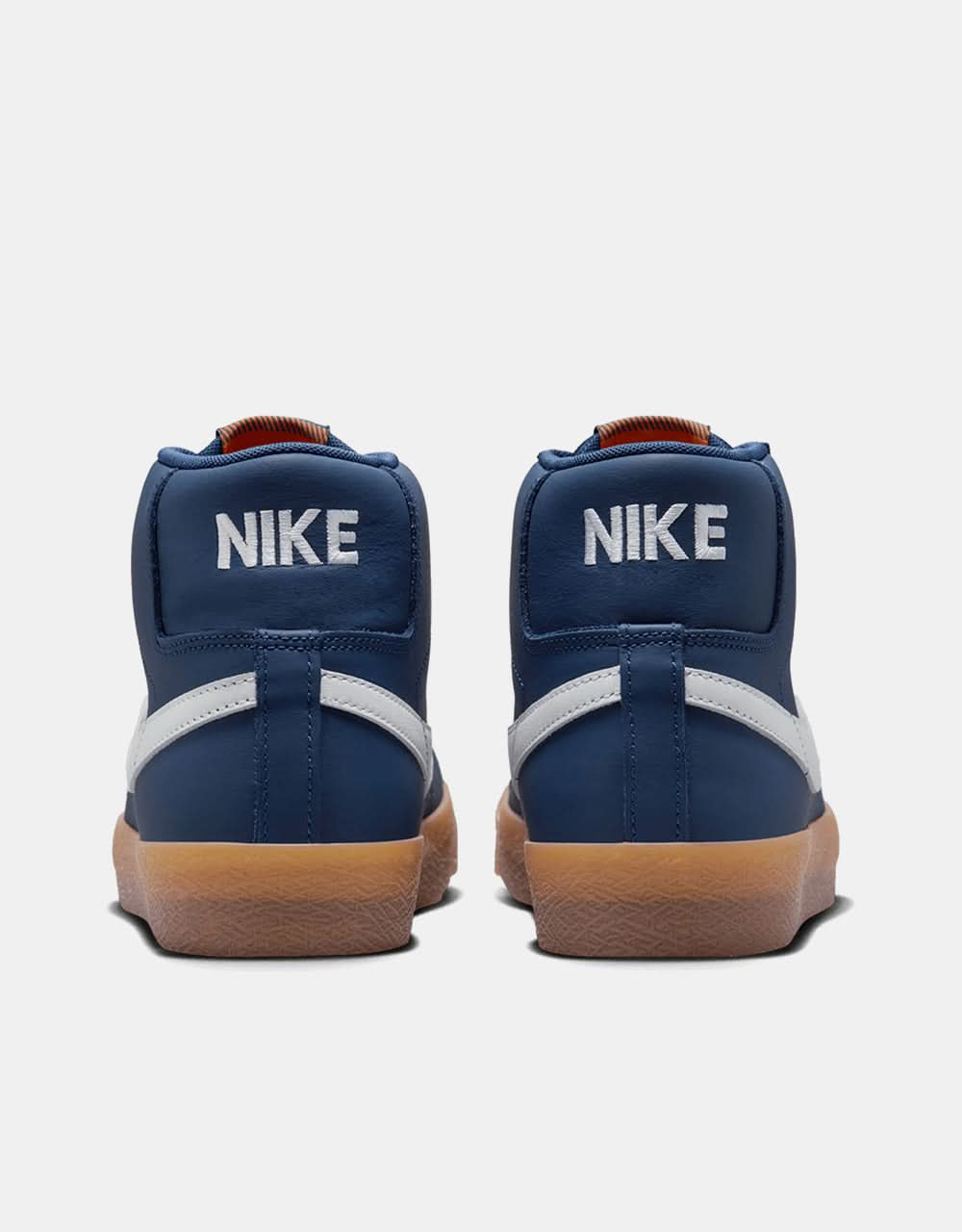 Scarpe da skate Nike SB Zoom Blazer Mid ISO - Navy/Bianco-Navy-Gum Lt Marrone-Midnight Navy-Arancio Safety