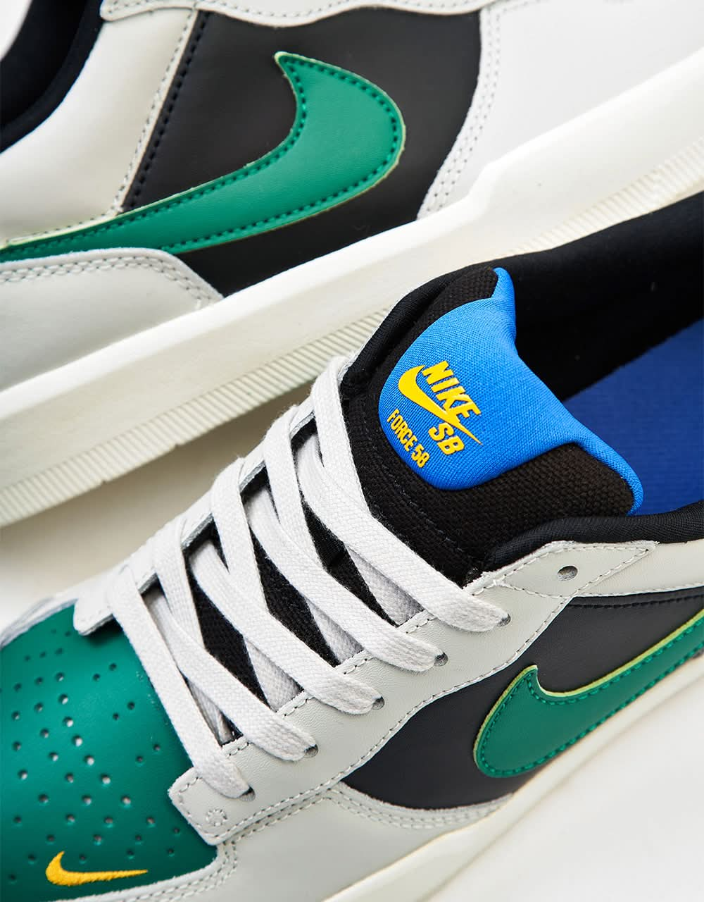 Scarpe da skate Nike SB Force 58 Premium L - Lt Bone/Malachite-Nero-Sail-Blu Racer-Oro Univ