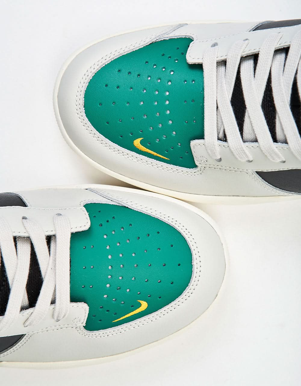 Scarpe da skate Nike SB Force 58 Premium L - Lt Bone/Malachite-Nero-Sail-Blu Racer-Oro Univ