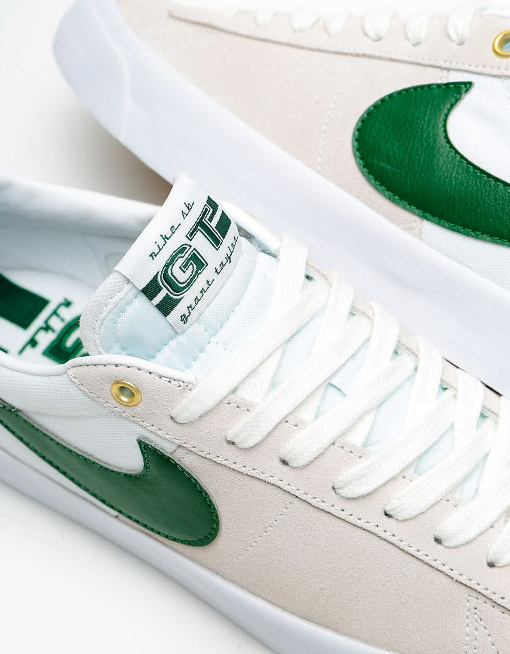 Nike SB Zoom Blazer Low Pro GT zapatos de skate - Blanco/Fir-Blanco-Gum Lt Marrón