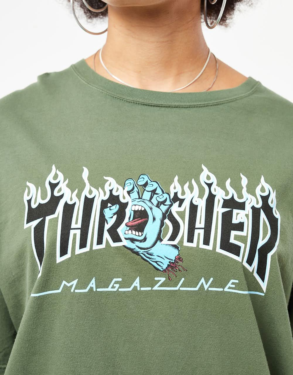 T-shirt da donna con logo Screaming Flame di Santa Cruz x Thrasher - muschio