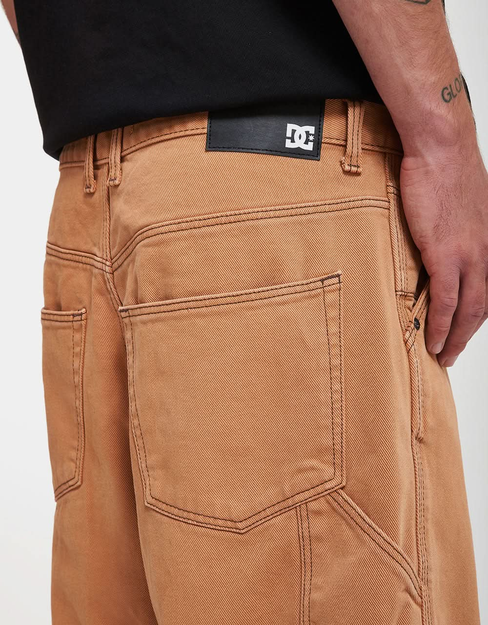 DC Carpenter Baggy Short – Braun überfärbt