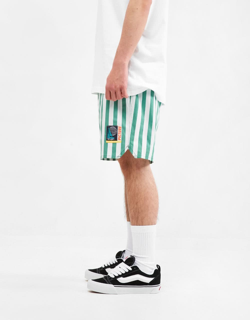 Picture Fish 17" Shorts - Lines Green Print