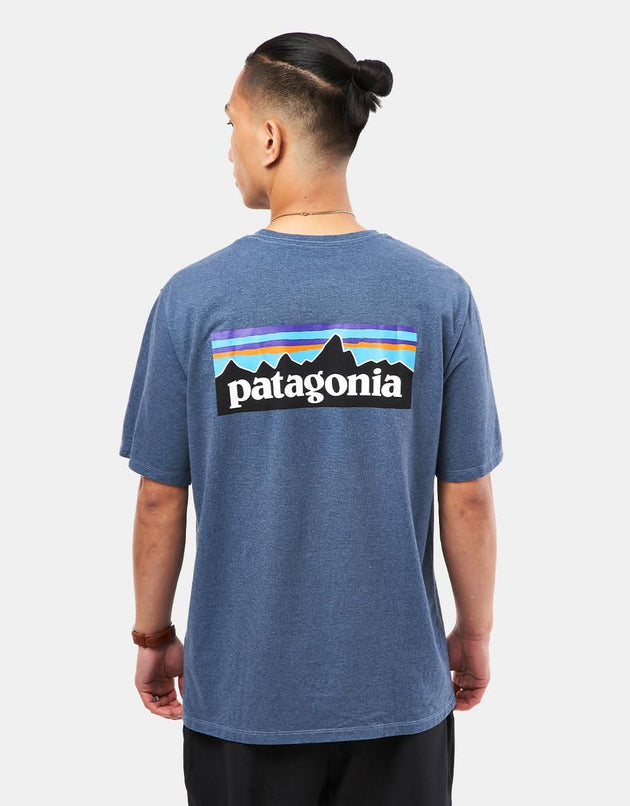 Camiseta Patagonia P-6 Logo Responsibili-Tee® - Azul utilitario