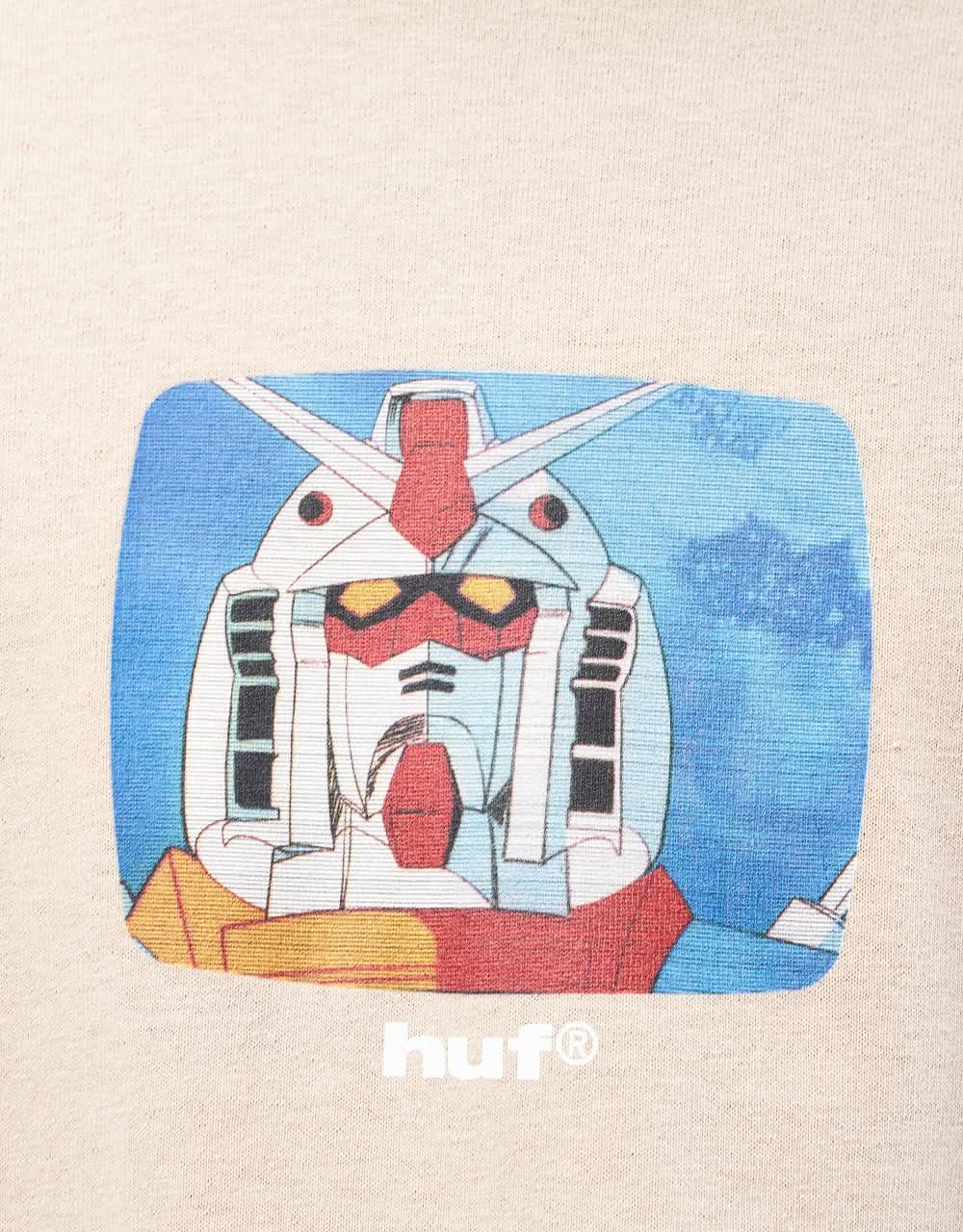 Camiseta EXCLUSIVA HUF x Mobile Suit Gundam Scanline - Arena