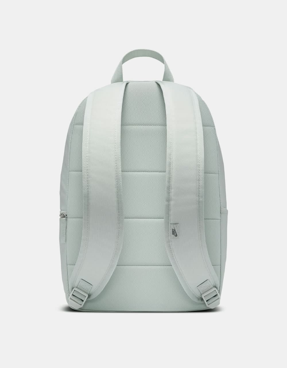 Nike Heritage Backpack - Light Silver/Light Silver/Smoke Grey