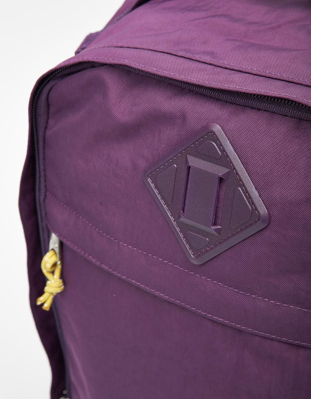 The North Face Berkeley Daypack - Black Currant Purple