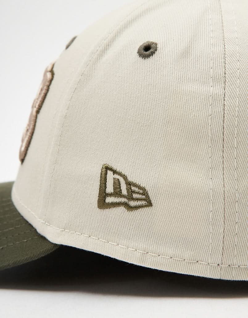 New Era 9Forty® New York Yankees White Crown Cap - New Olive/Stone