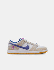 Nike SB „Rayssa“ Dunk Low Premium QS Skateschuhe – Pure Platinum/Deep Royal Blue/Vivid Purple/White/Gum Yellow