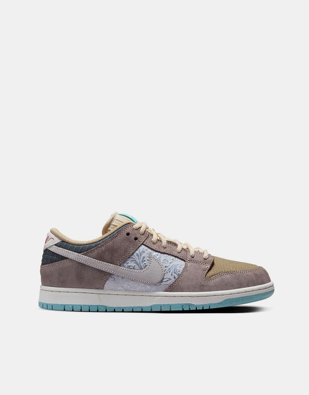 Nike SB Dunk Low Pro WC Zapatos de skate - Marrón barroco/Blanco cumbre-Arena-Gris humo oscuro-Aqua paraíso-Rojo dragón