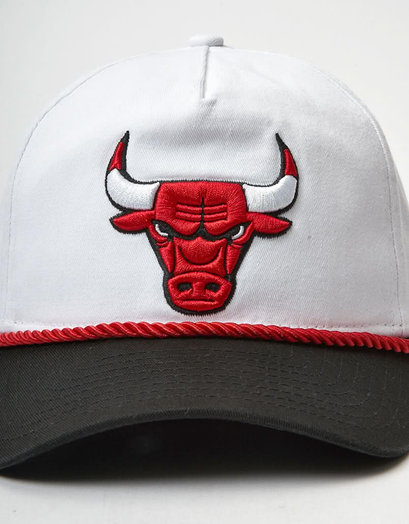 Gorra de golf lavada NBA Chicago Bulls de New Era - Blanco/Negro