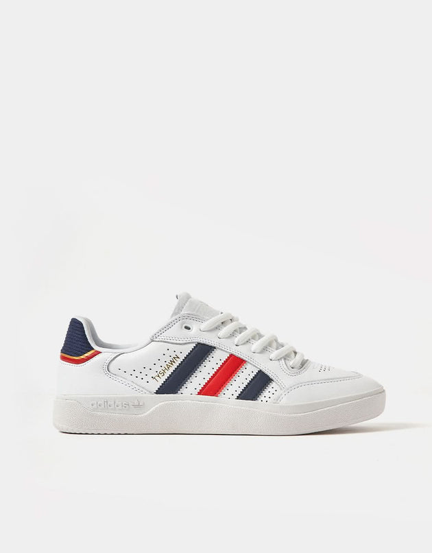 Scarpe da skate basse adidas Tyshawn - Bianco/Better Scarlet/Oro metallizzato