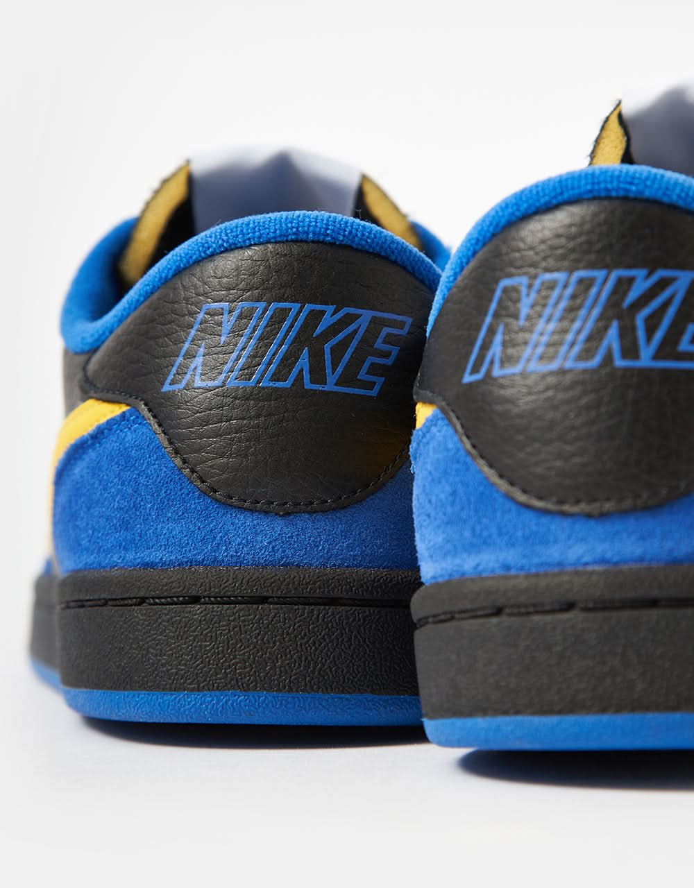 Nike SB FC Classic Skate Chaussures - Bleu Royal/Varsity Maize-Noir-Blanc