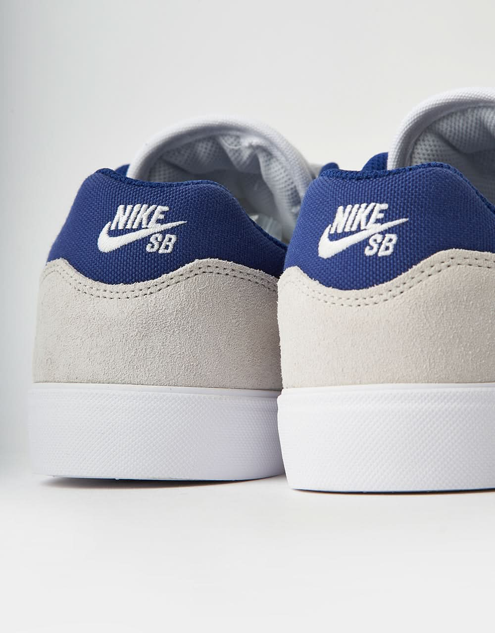 Nike SB Malor Skate Chaussures - Blanc/Bleu Royal Profond-Teinte Platine