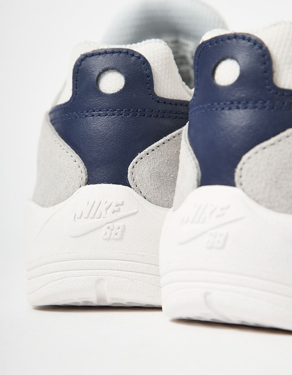 Nike SB Vertebrae Skate Shoes - Platinum Tint/Midnight Navy-Wolf Grey