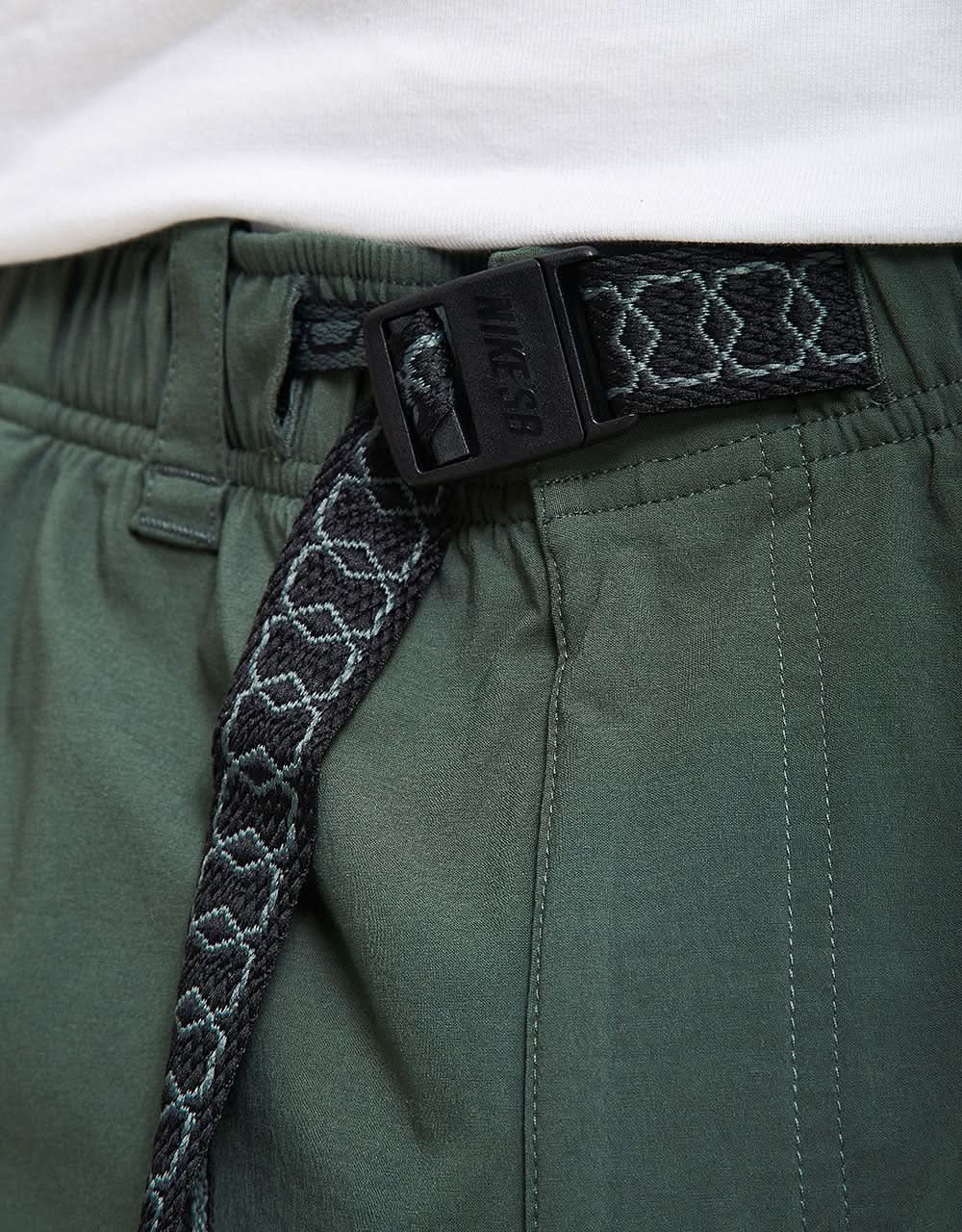 Pantalon cargo Nike SB Kearny avec ceinture - Vert vintage/Blanc