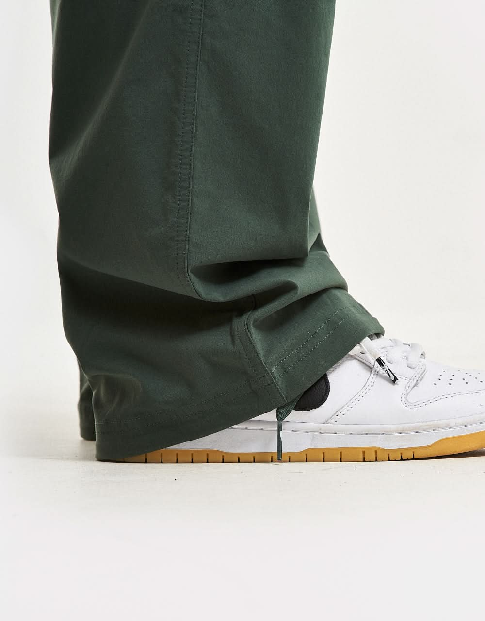 Pantalón cargo Nike SB Kearny con cinturón - Verde vintage/Blanco